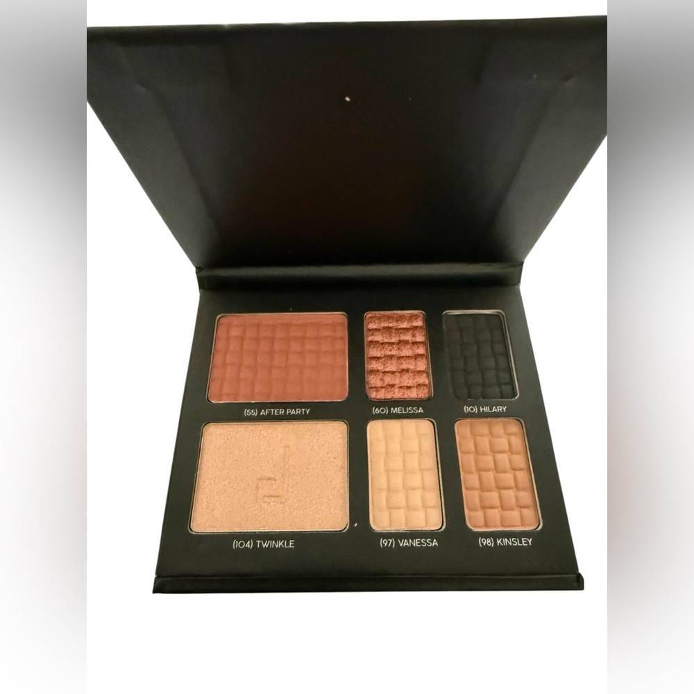 Doucce Blush and Eyeshadow Palette